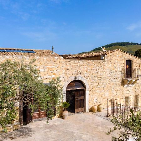 Masseria Fortificata Lo Zafferaneto Buccheri Kültér fotó