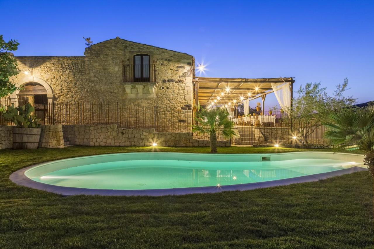 Masseria Fortificata Lo Zafferaneto Buccheri Kültér fotó