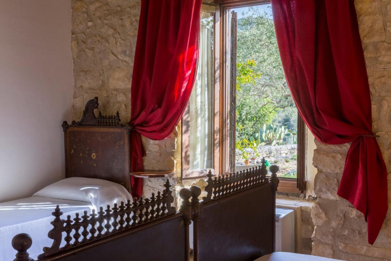 Masseria Fortificata Lo Zafferaneto Buccheri Kültér fotó