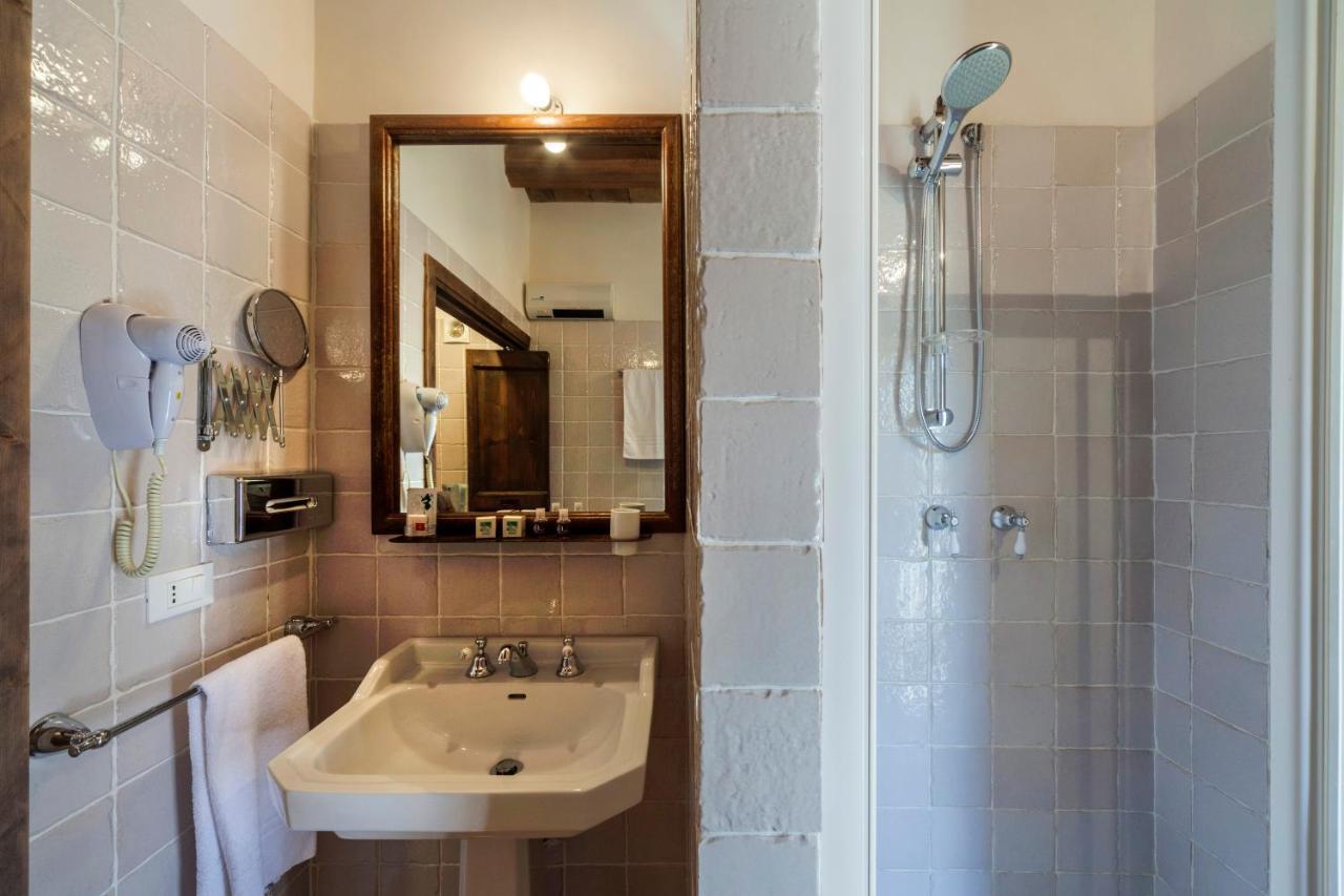 Masseria Fortificata Lo Zafferaneto Buccheri Kültér fotó