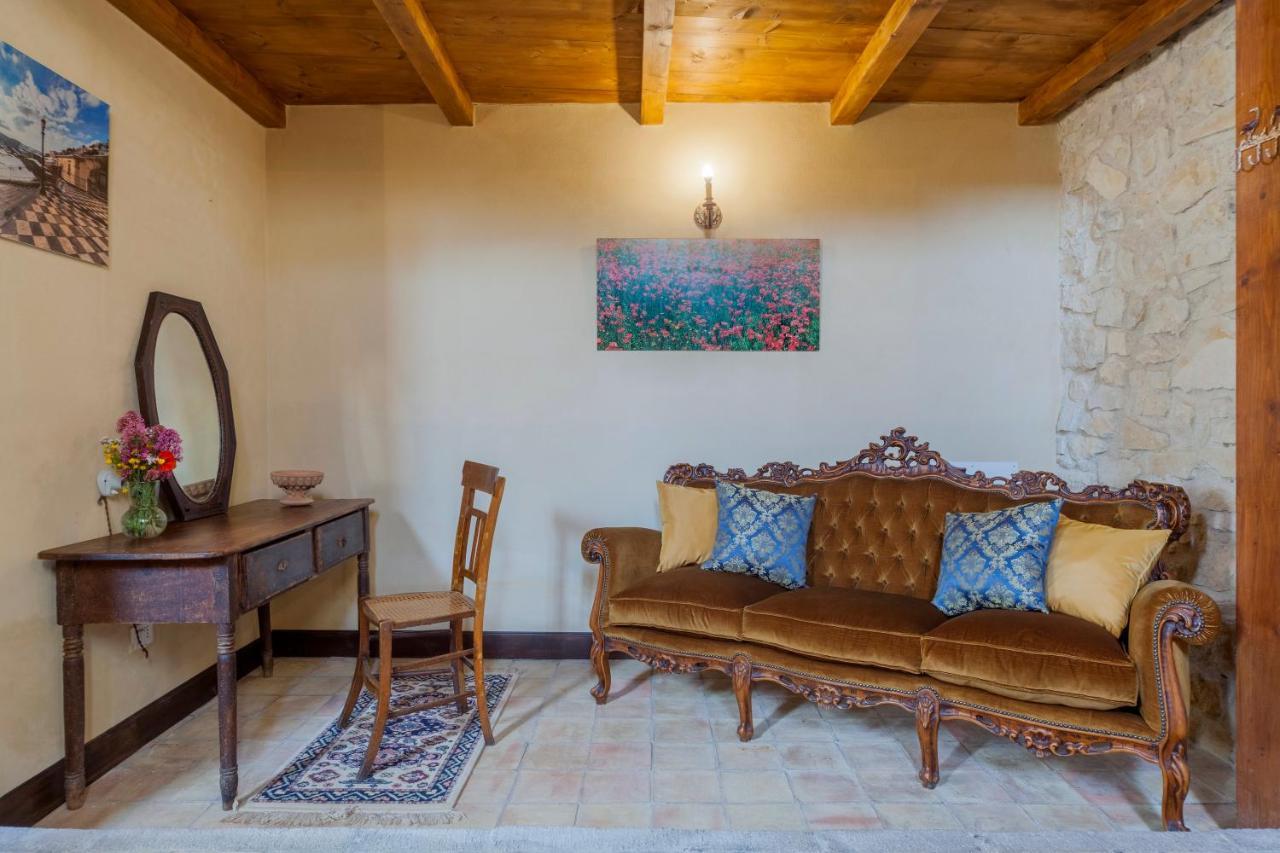 Masseria Fortificata Lo Zafferaneto Buccheri Kültér fotó