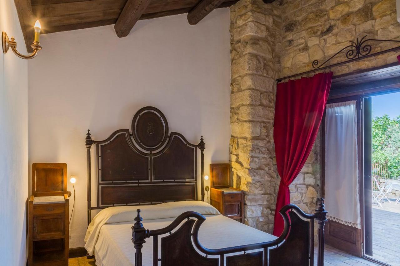 Masseria Fortificata Lo Zafferaneto Buccheri Kültér fotó