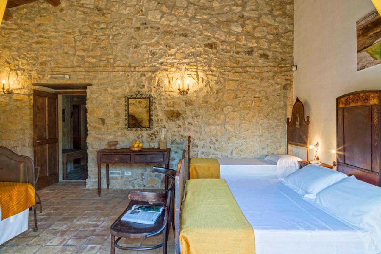 Masseria Fortificata Lo Zafferaneto Buccheri Kültér fotó