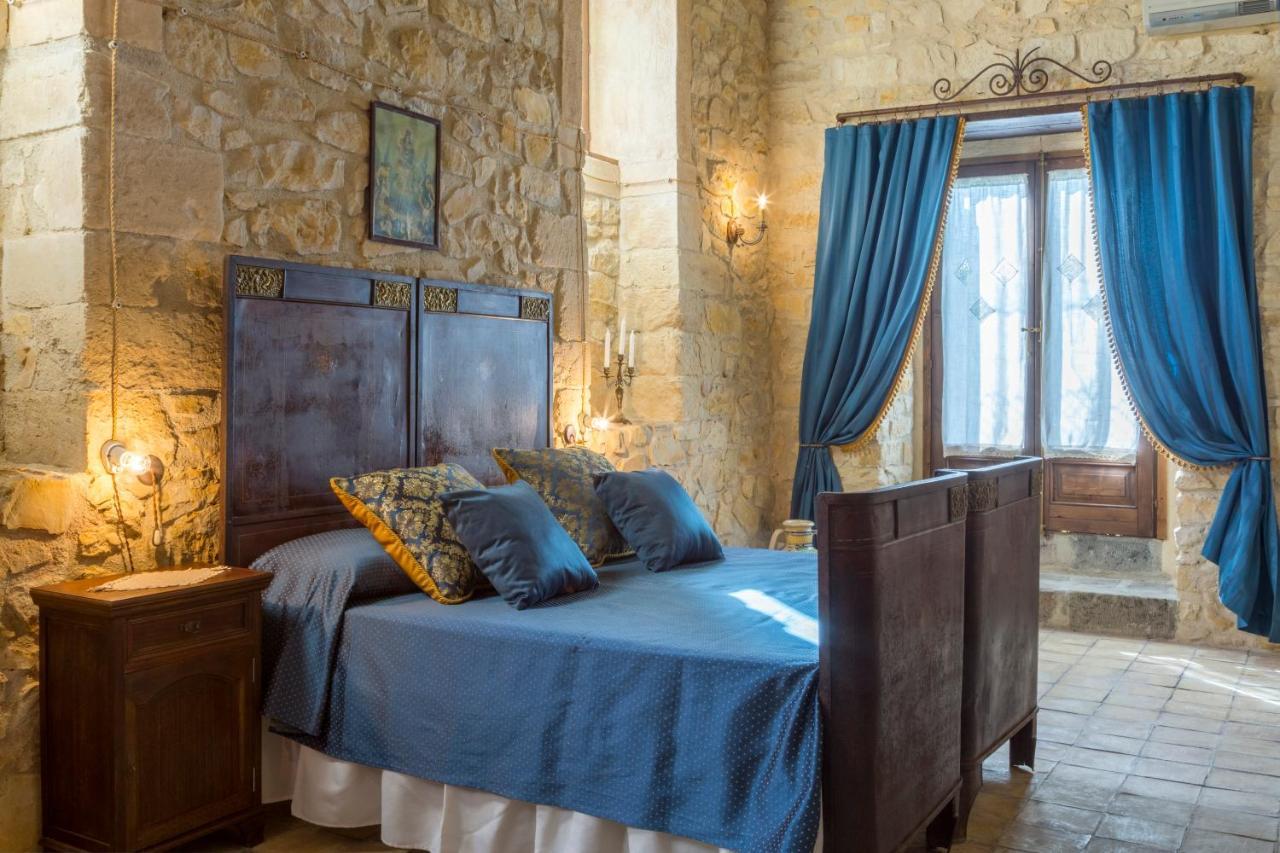 Masseria Fortificata Lo Zafferaneto Buccheri Kültér fotó