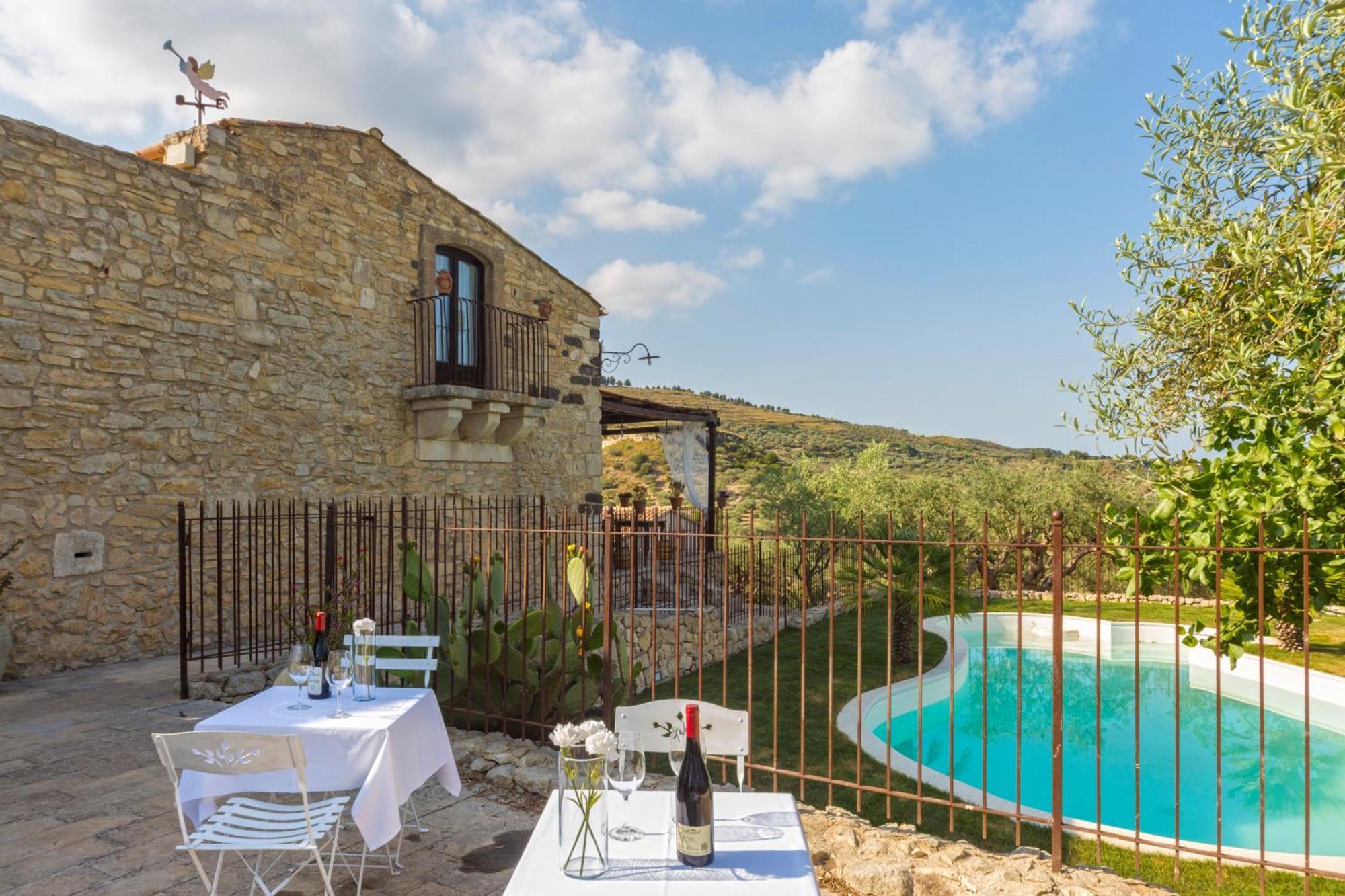 Masseria Fortificata Lo Zafferaneto Buccheri Kültér fotó
